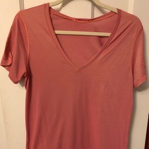 Lulu size 6 v neck, loose fit